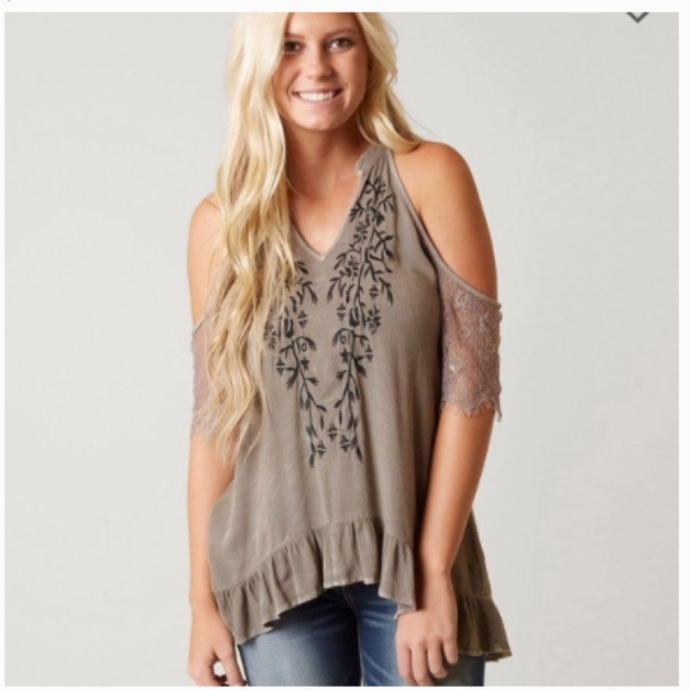 GIMMICKS by Buckle Lace Cold Shoulder Sz Sm - EUC!